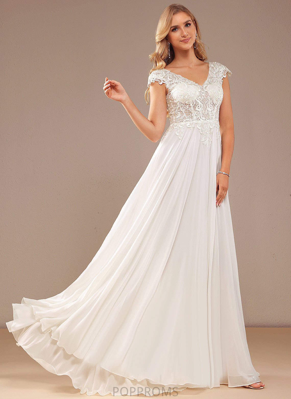 Train Dress A-Line Lace Wedding Dresses Chiffon Sweep Aaliyah Lace Wedding With V-neck