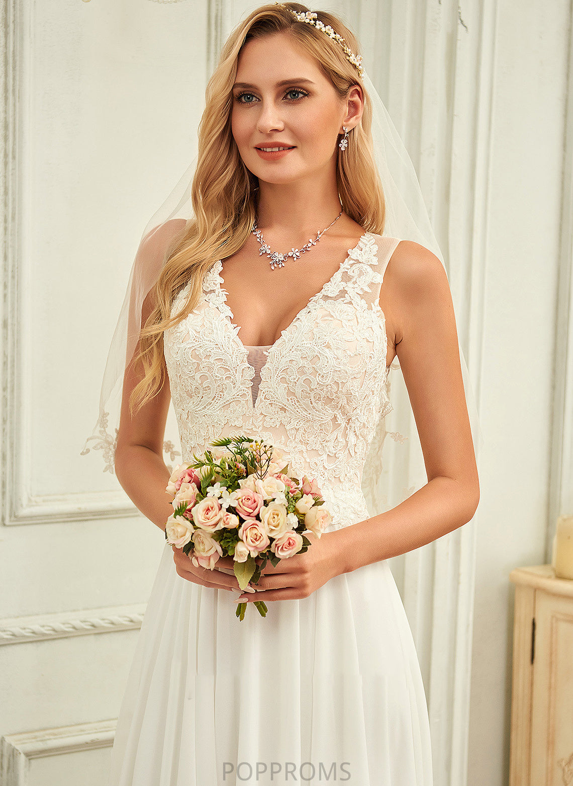 Wedding Dresses V-neck With A-Line Chiffon Wedding Daphne Train Lace Sweep Lace Dress