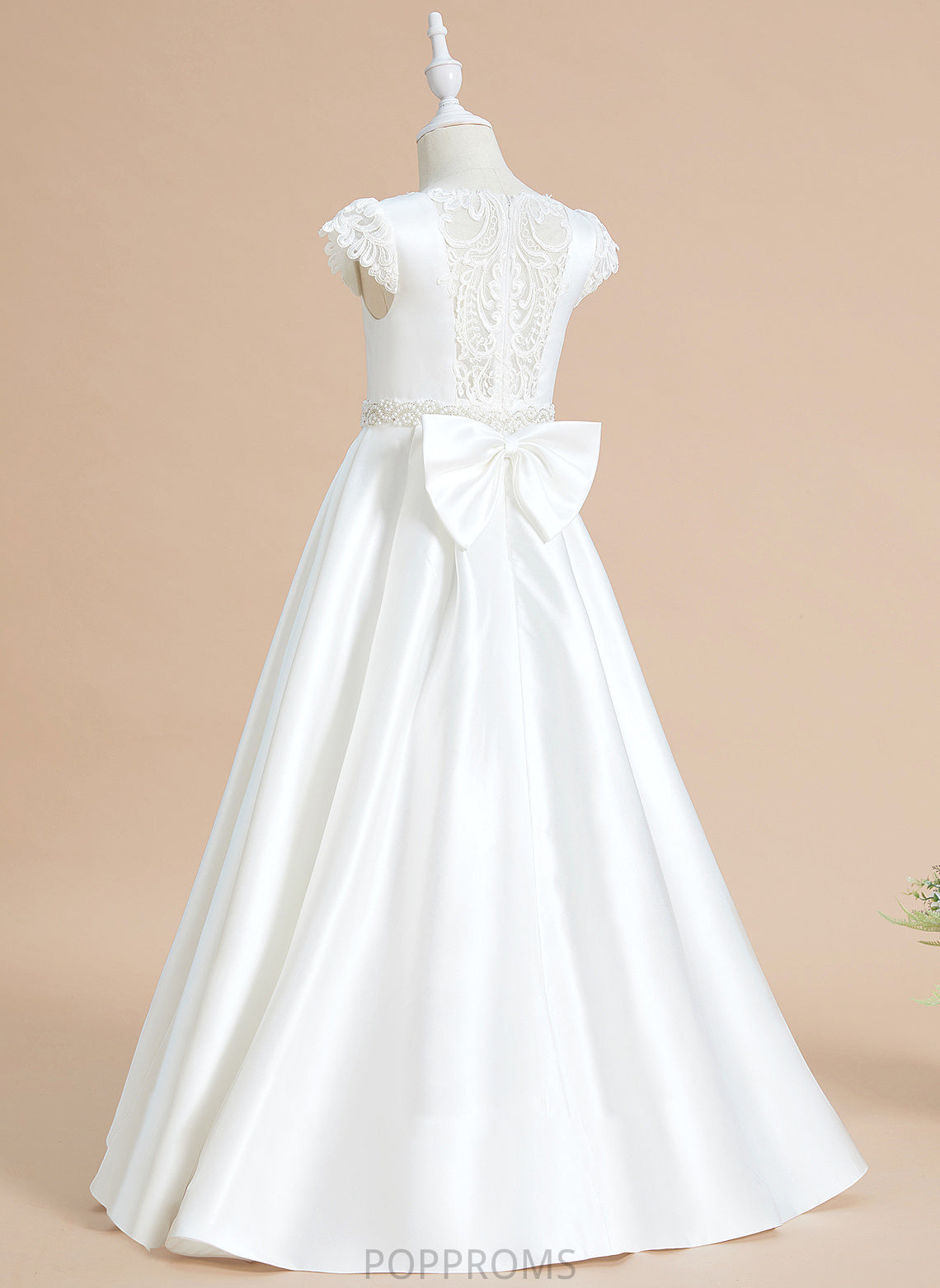 With Ball-Gown/Princess Dress Scoop Flower Girl Dresses Lace/Beading/Bow(s) Satin Short Sleeves - Neck Floor-length Girl Yaretzi Flower