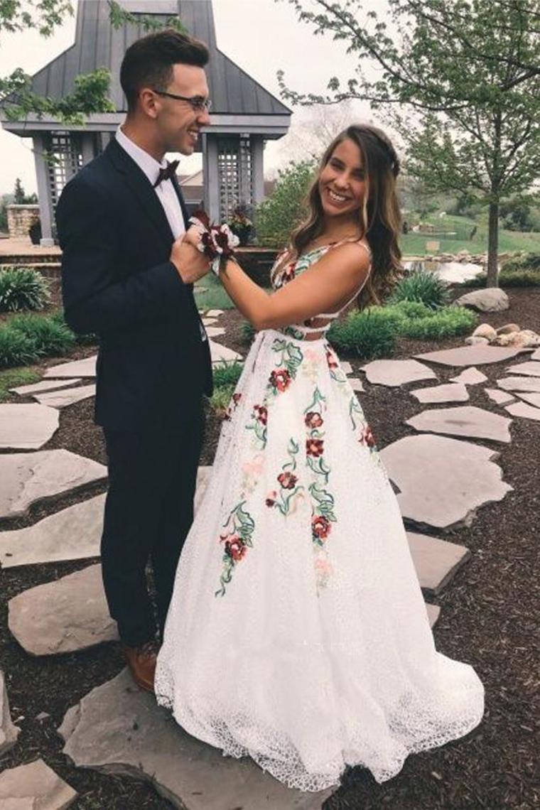 Lace Prom Dresses With Floral Embroidery A Line V Neck Evening Dresses