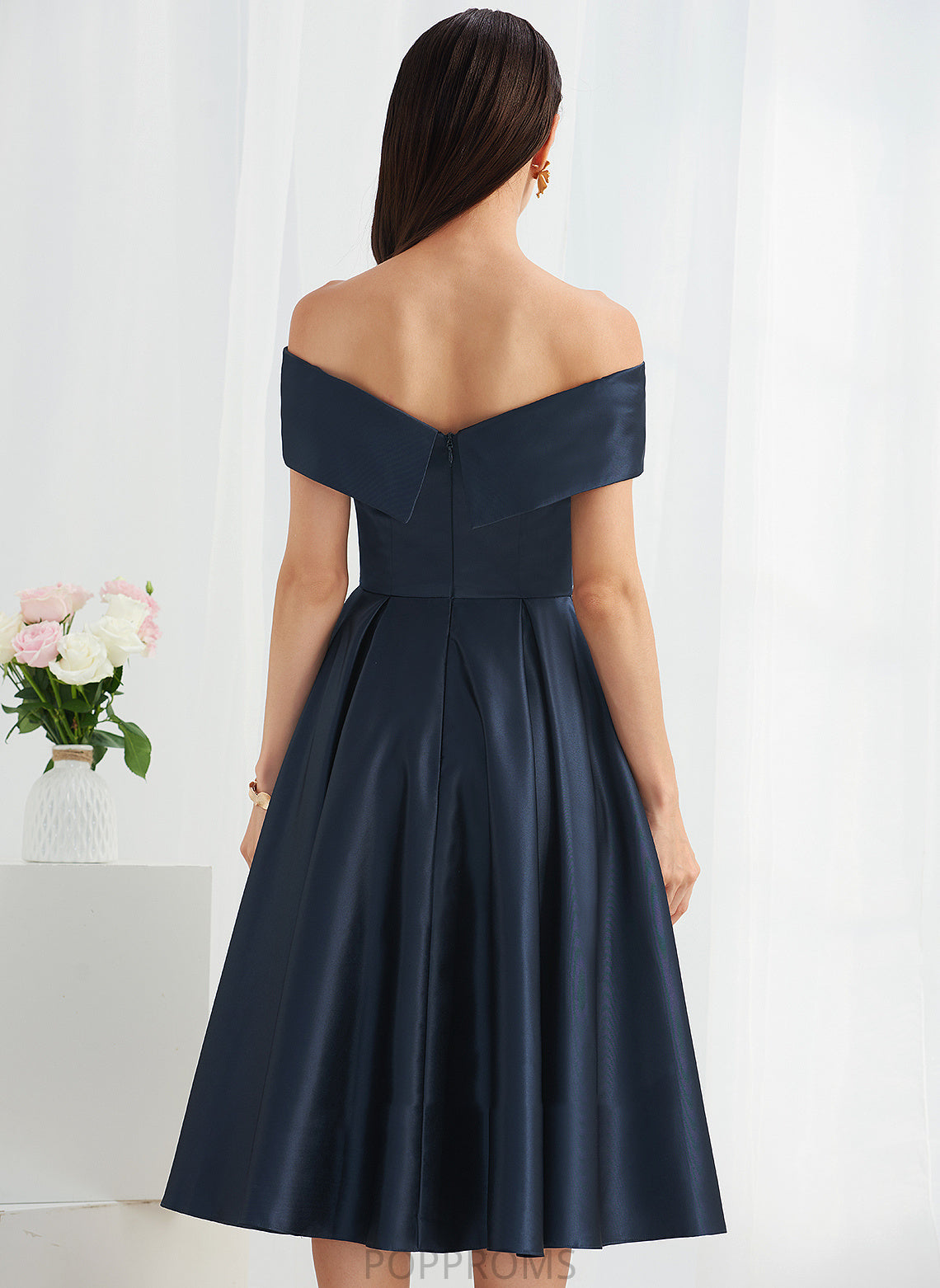 With Satin Cadence Knee-Length Off-the-Shoulder Dress Cocktail Dresses A-Line Cocktail Pockets