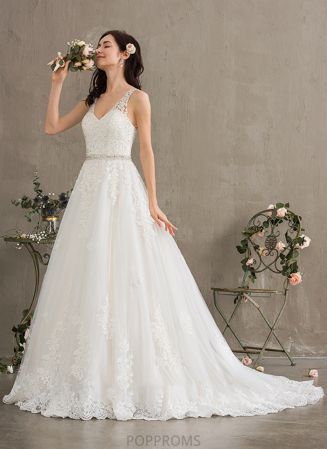 Wedding Train Dress Wedding Dresses With Ball-Gown/Princess V-neck Tulle Court Sequins Beading Charlie