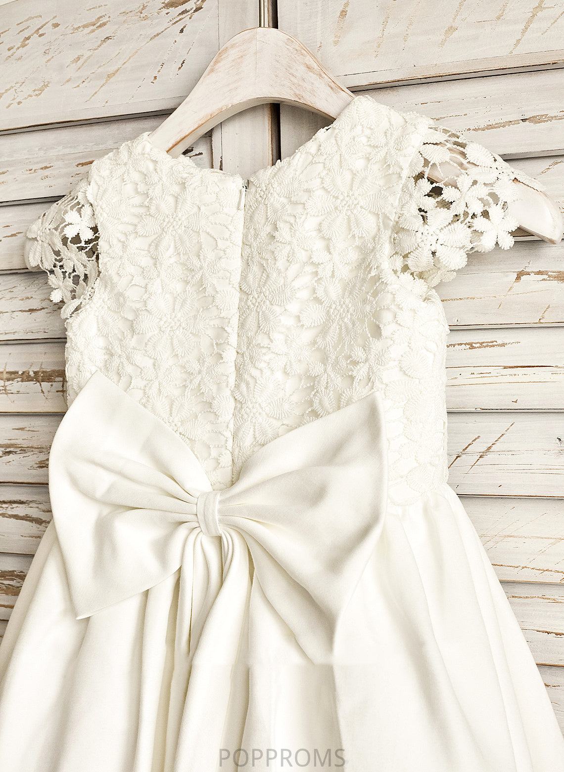 Brisa Sleeveless Lace/Bow(s) Scoop Dress Neck Satin A-Line Flower Girl Dresses - Flower With Girl Knee-length