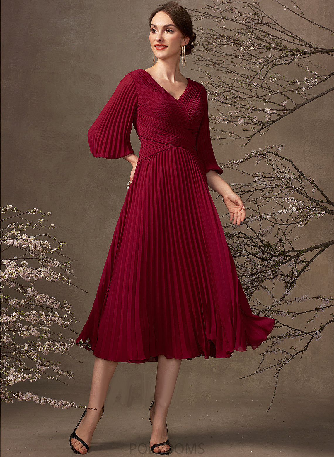 With Pleated Mother the Mother of the Bride Dresses Bride Dress of Chiffon Tea-Length V-neck Ina A-Line