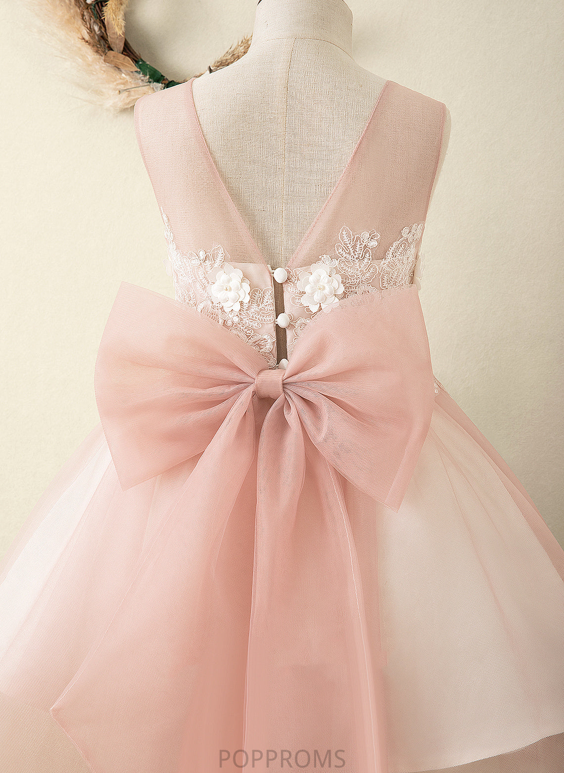 With Flower Girl Dresses Flower Bow(s)/V - Dress A-Line Back Girl Sleeveless Scoop Satin/Tulle Neck Knee-length Emilie