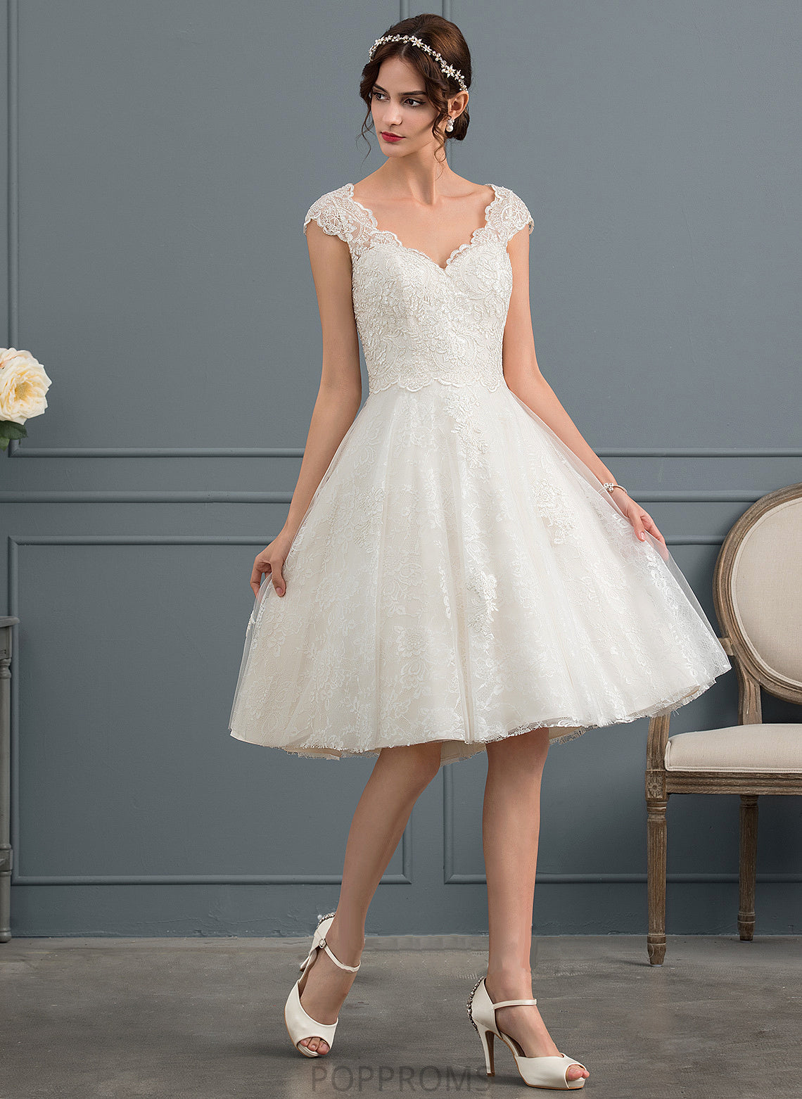 A-Line Knee-Length Wedding Dresses Lace Jaqueline Wedding V-neck Dress Tulle