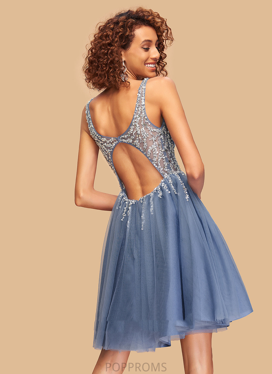 Tulle Beading A-Line Short/Mini V-neck Homecoming With Sequins Homecoming Dresses Abbigail Dress