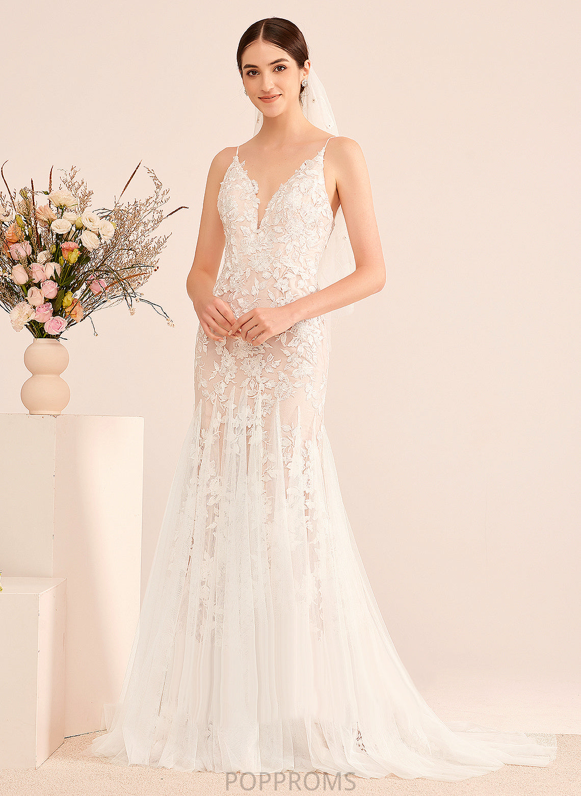 Wedding Wedding Dresses With Lace Alicia Court Tulle Trumpet/Mermaid Dress V-neck Train Lace