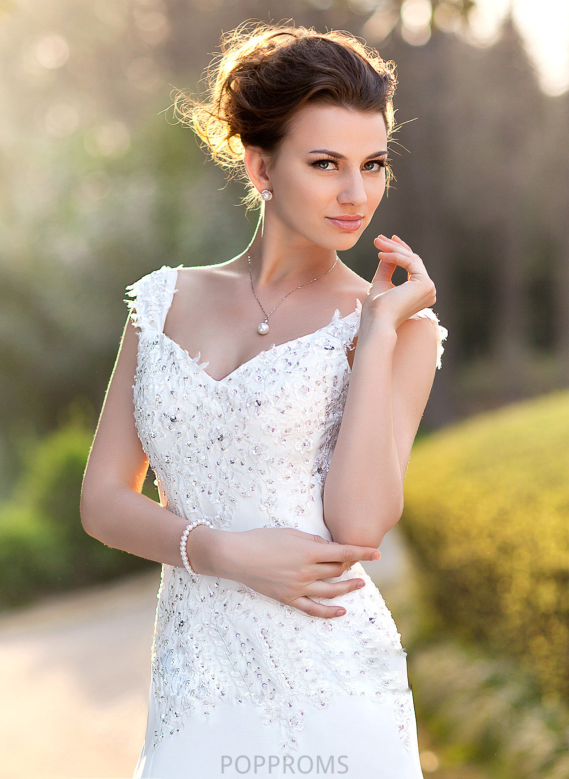 Train Lace A-Line Wedding Dresses Wedding Chiffon Beading With Court V-neck Alma Dress Sequins