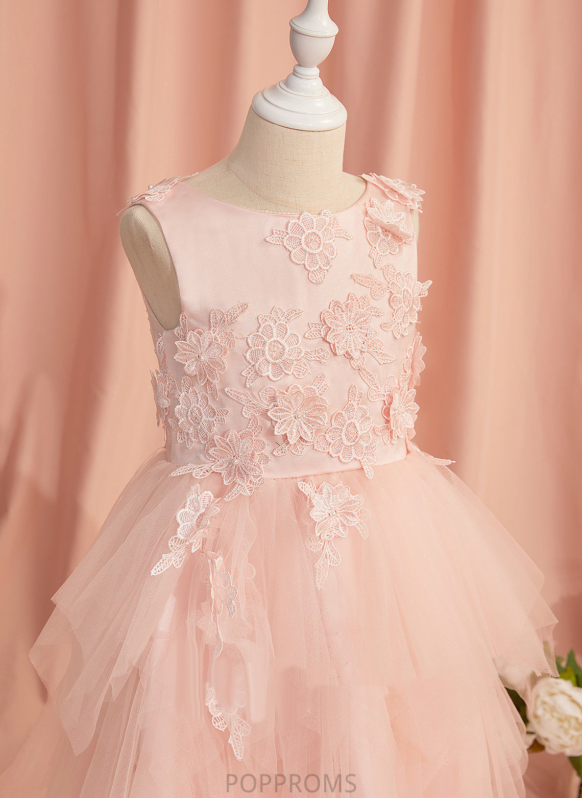 - Hailee With Ball-Gown/Princess Asymmetrical Girl Sleeveless Scoop Tulle Flower Neck Flower Girl Dresses Lace/Flower(s)/V Dress Back