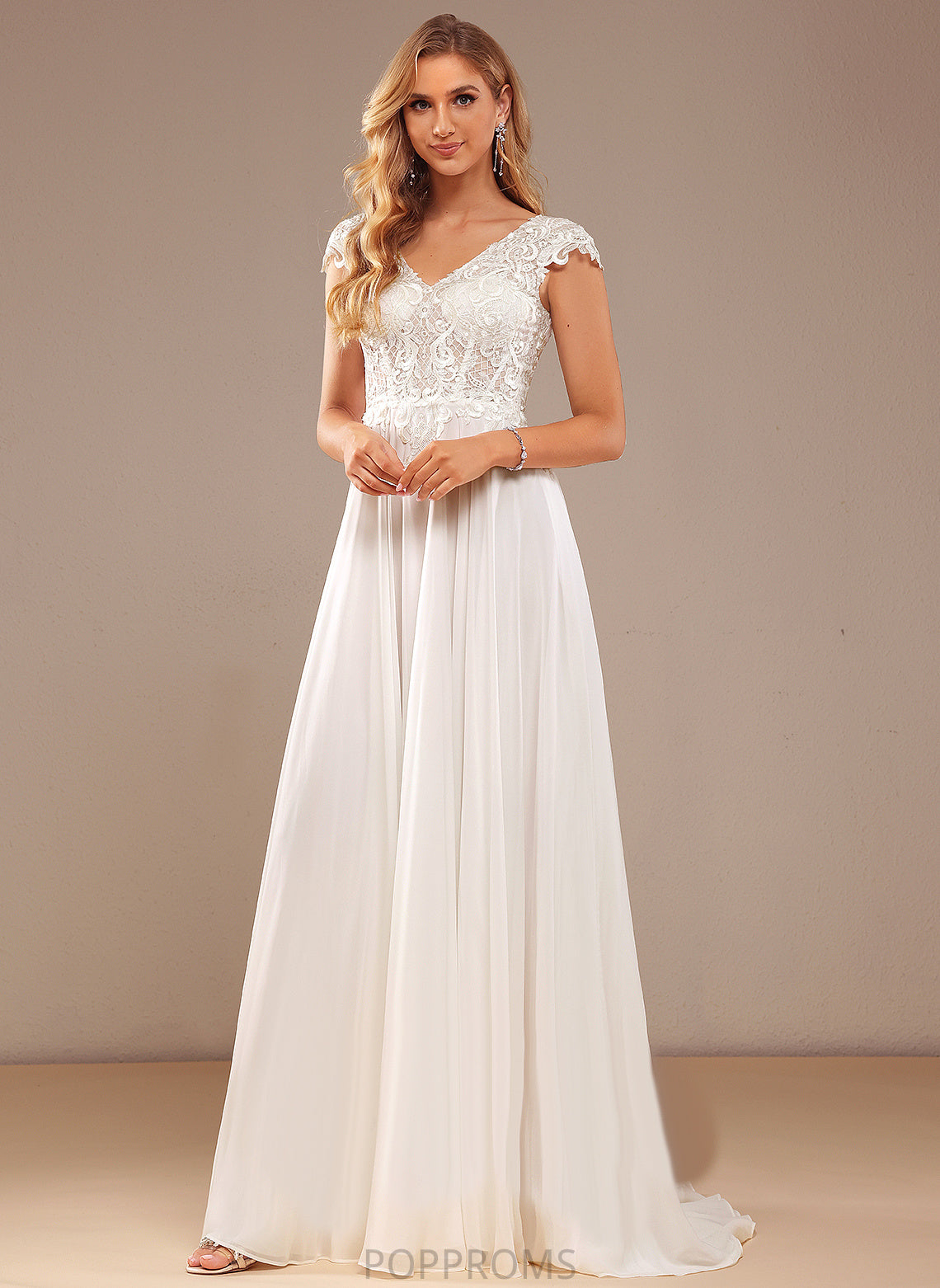 Train Dress A-Line Lace Wedding Dresses Chiffon Sweep Aaliyah Lace Wedding With V-neck