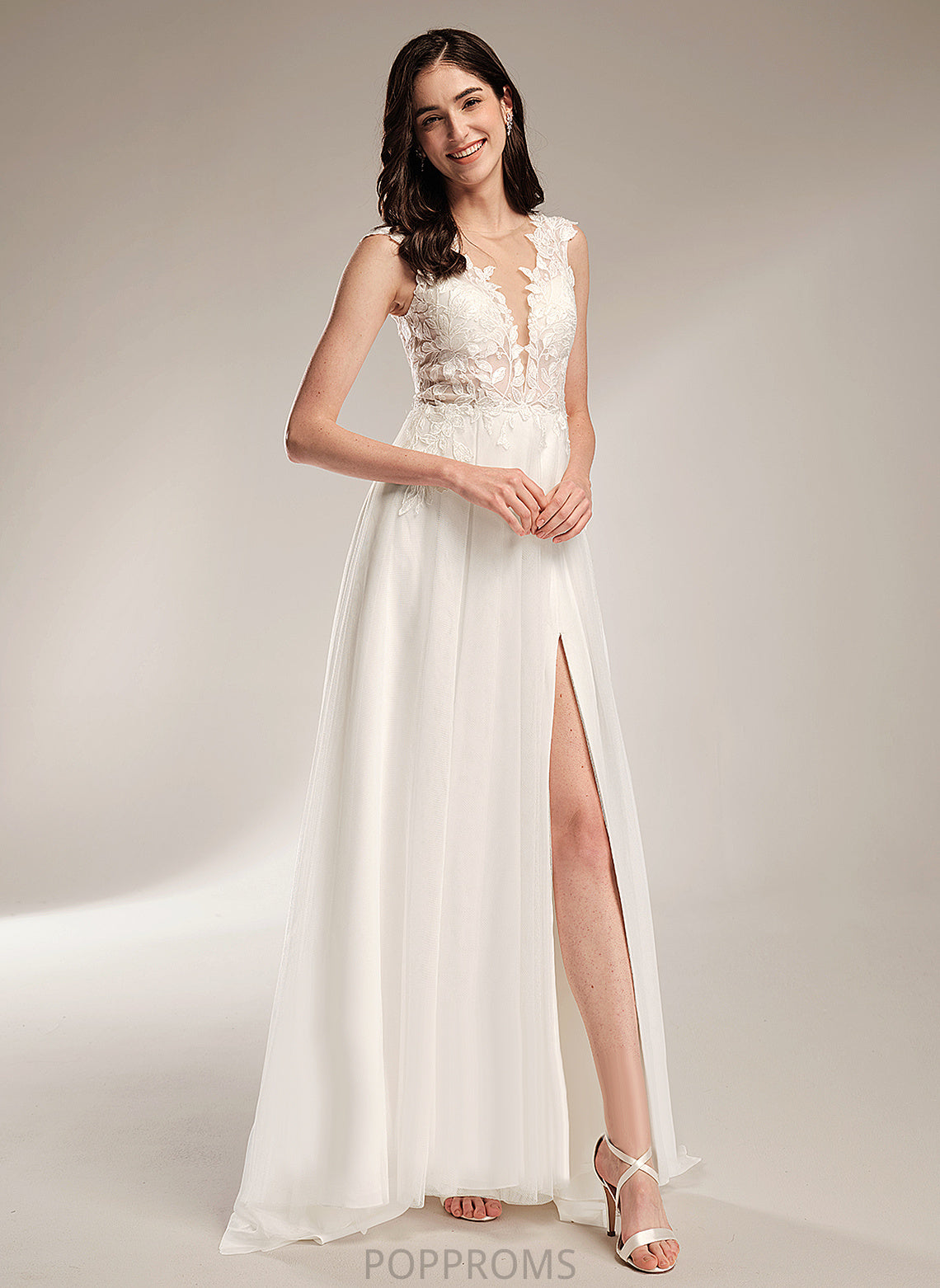 Court Tulle Wedding Dresses Sequins Dress Train V-neck A-Line Wedding Lace Ashly With