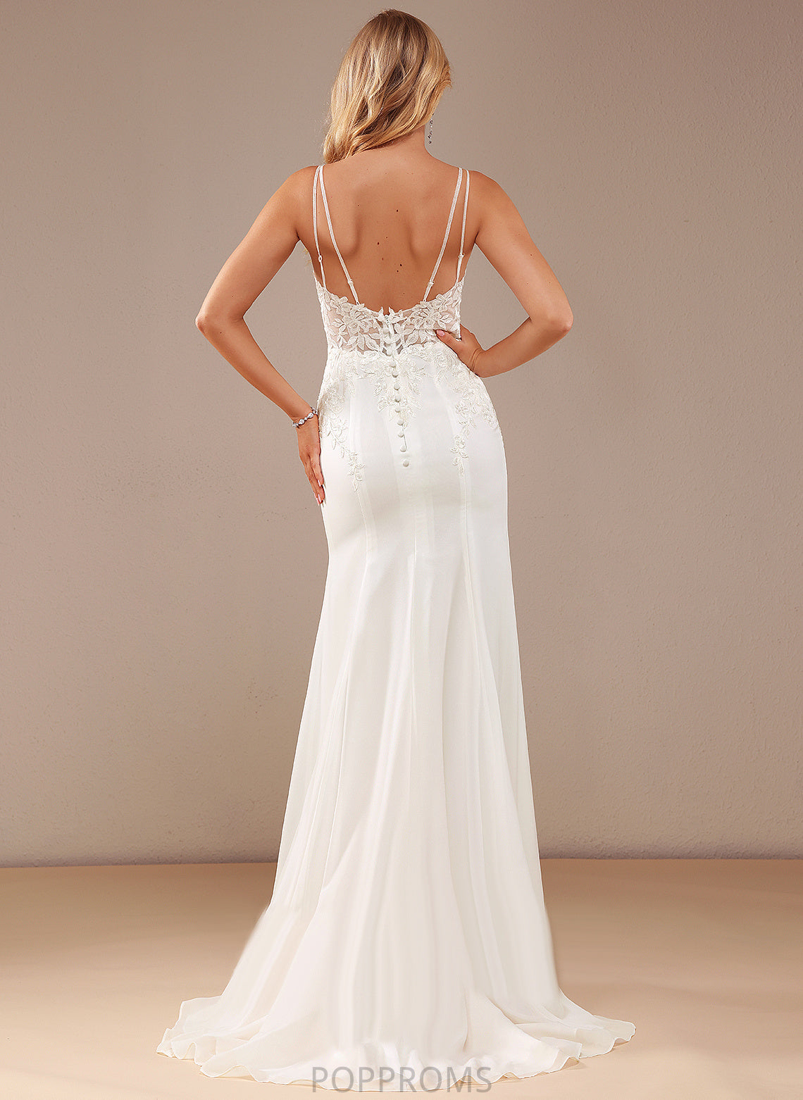 Court Chiffon Wedding Dress Lace Wedding Dresses Trumpet/Mermaid With Yoselin Beading Train V-neck