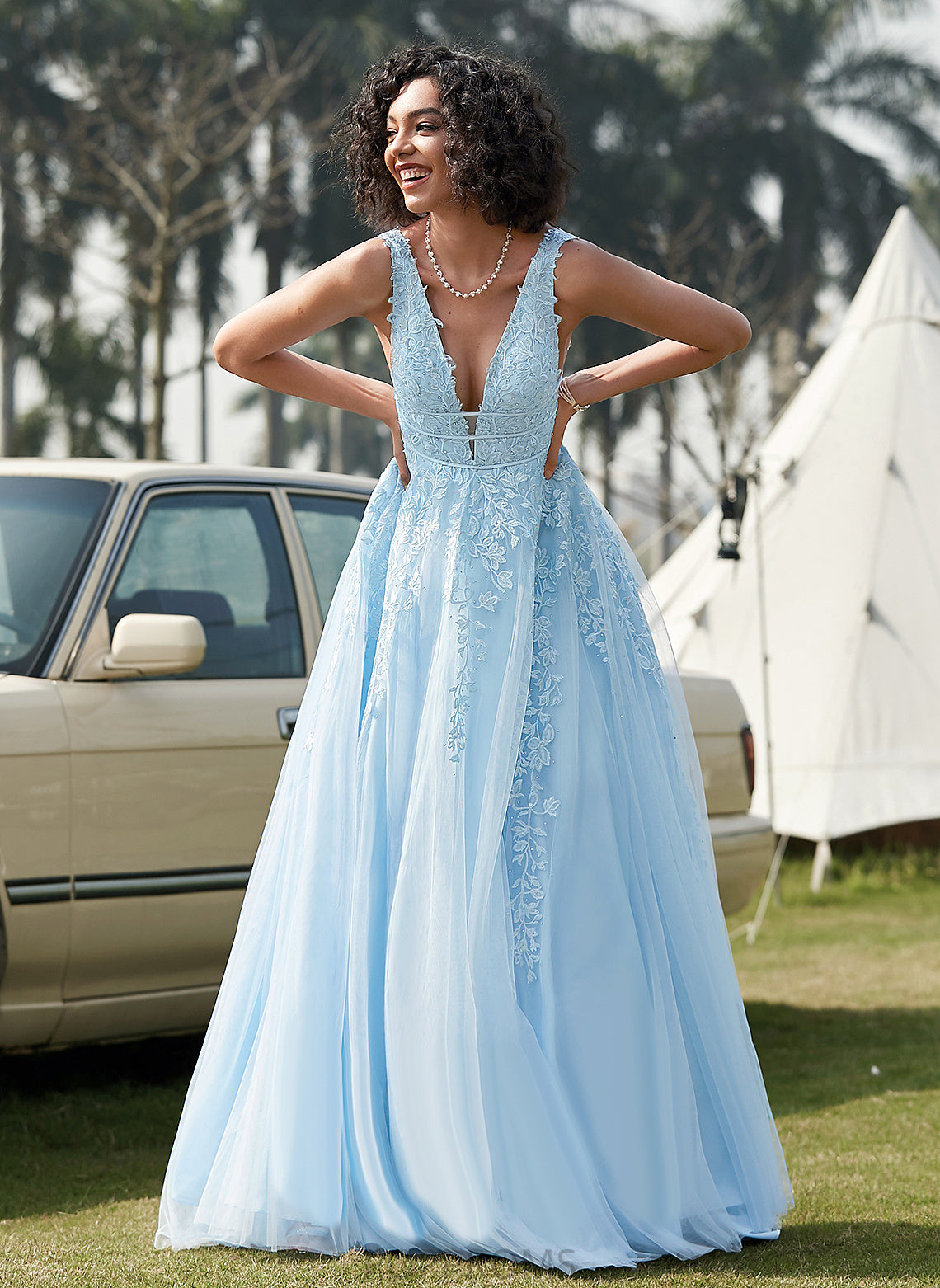 Train Prom Dresses Lace Briana Sweep Beading Tulle With Ball-Gown/Princess V-neck