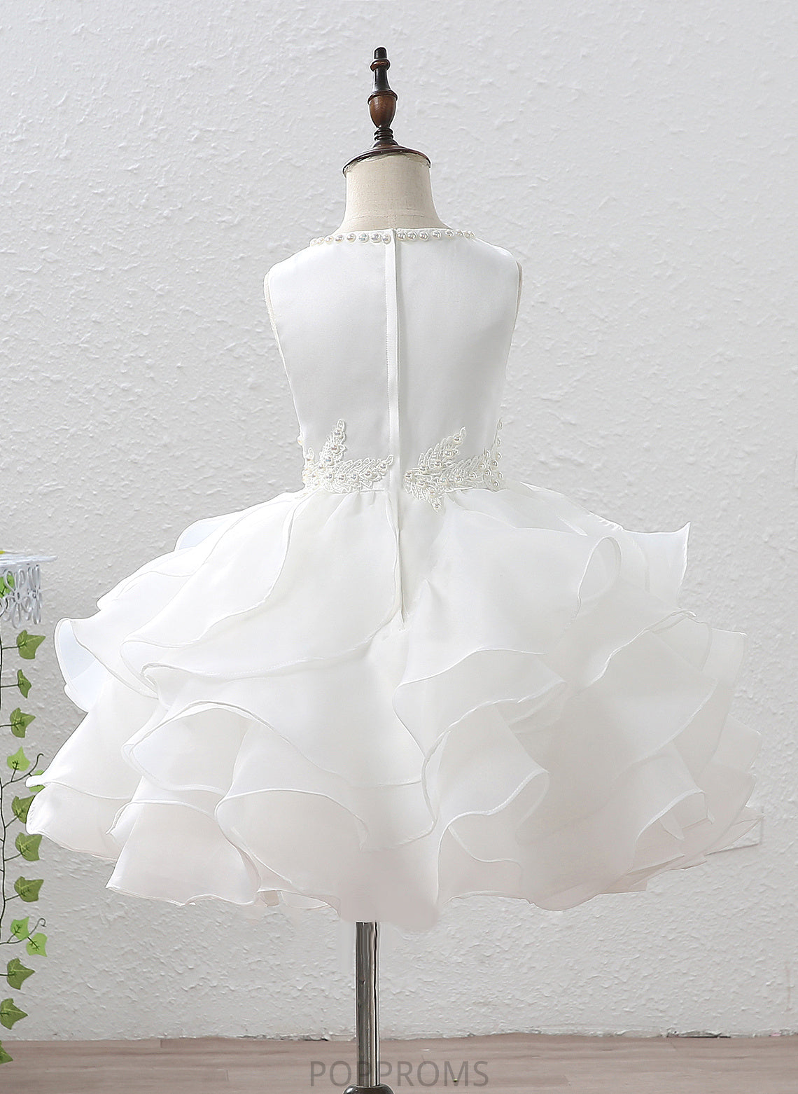 Train Flower Girl Dresses Scoop Court Organza/Satin With Ruffles/Beading/Appliques - Flower Ball-Gown/Princess Sleeveless Dress Aimee Neck Girl