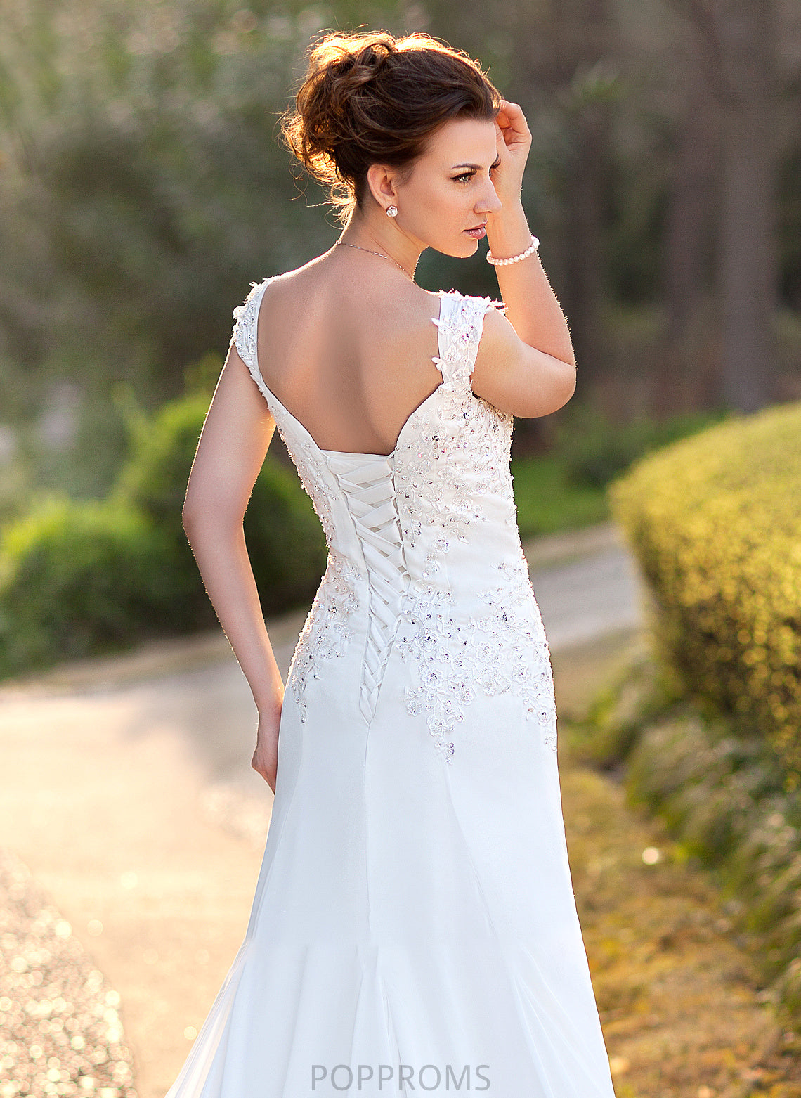 Train Lace A-Line Wedding Dresses Wedding Chiffon Beading With Court V-neck Alma Dress Sequins