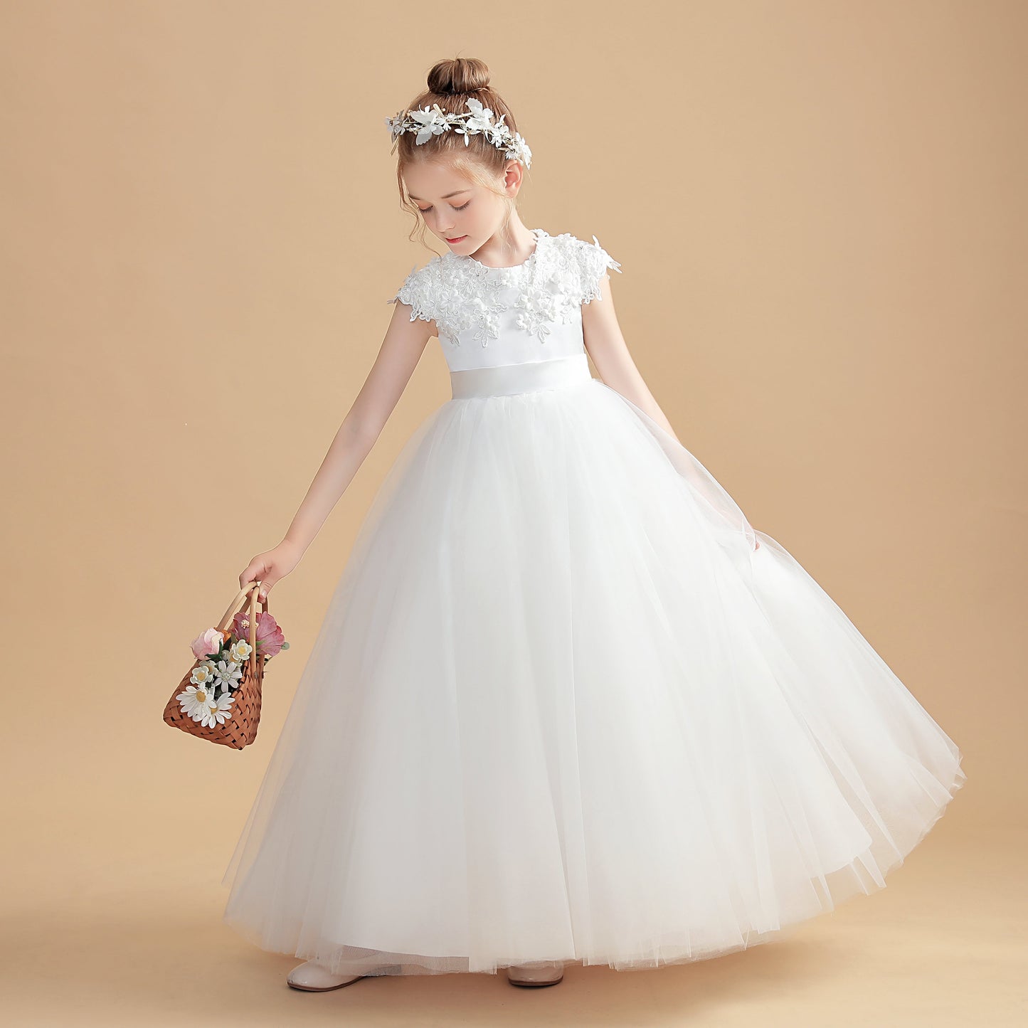 Round Neck Satin Short Sleeves Flower Girl Dresses With Lace Appliques