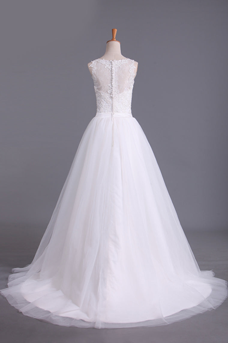 New Arrival Spaghetti Straps Wedding Dresses Sheath Lace & Tulle With Applique Court Train Detachable