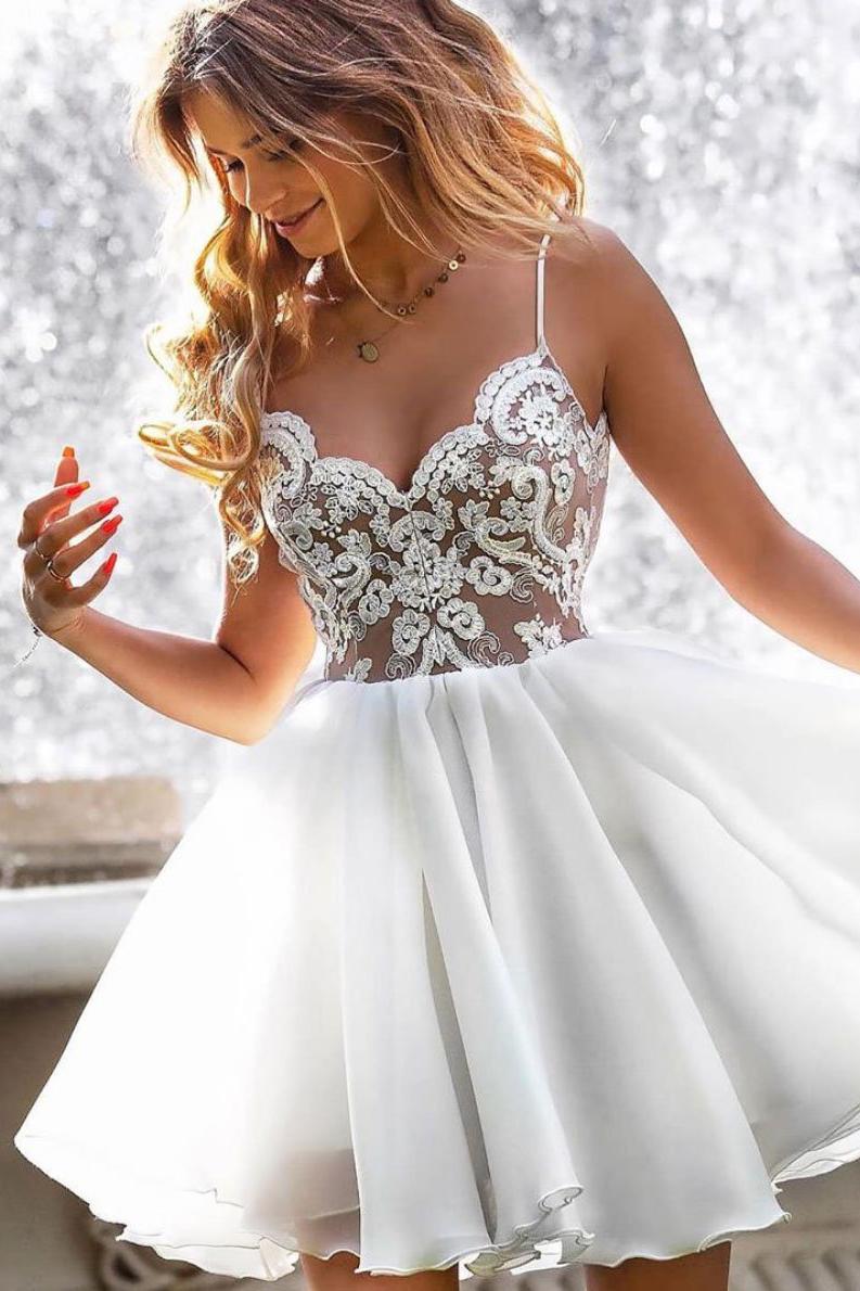 Elegant White Sleeveless Sweetheart Lace Short Homecoming Dresses