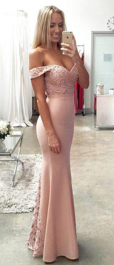 Chic Off the Shoulder V Neck With Lace Appliques Prom Dresses