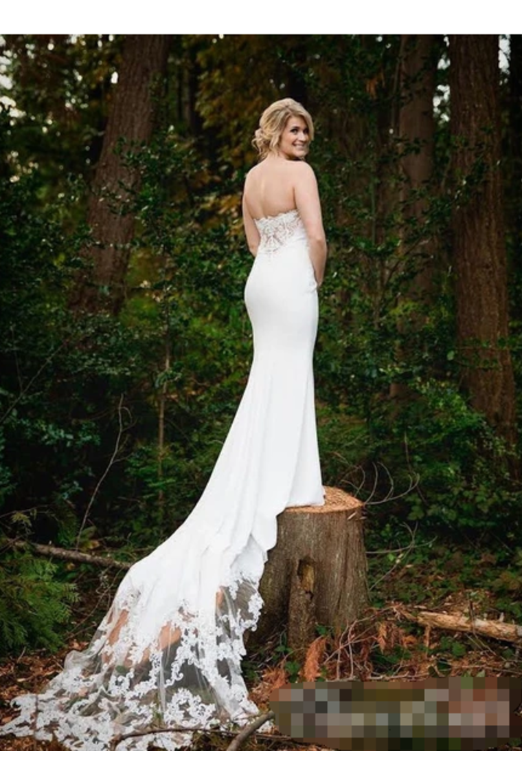 Sweetheart Wedding Dress With Chapel Train Satin Appliques