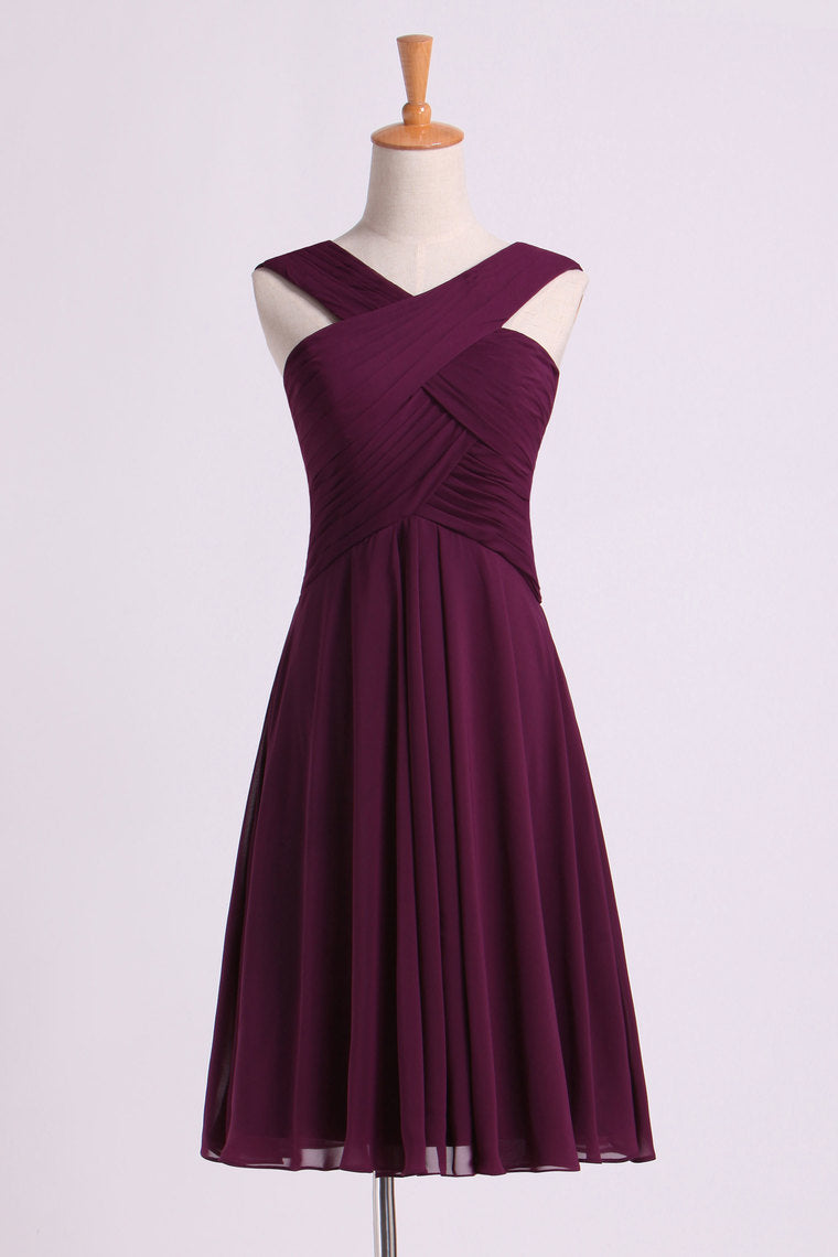 2024 Bridesmaid Dresses Pleated Bodice V-Neck  A Line Knee Length Chiffon