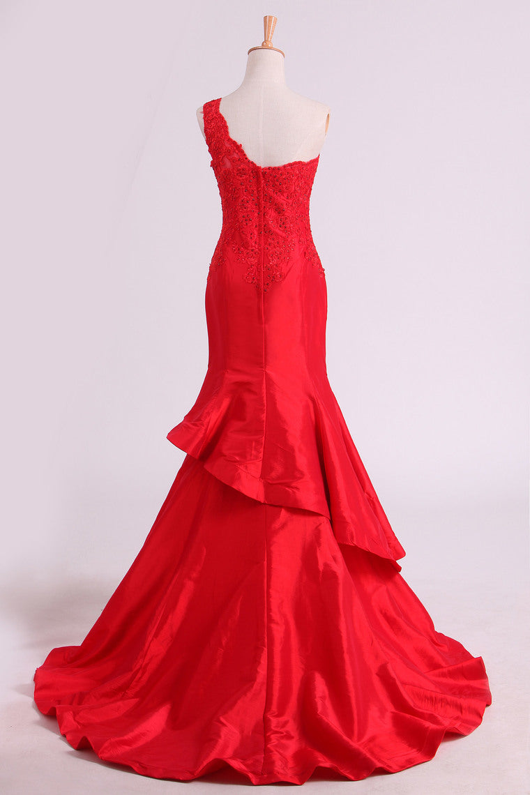 2024 Red One Shoulder Mermaid Prom Dresses Taffeta With Applique & Beads