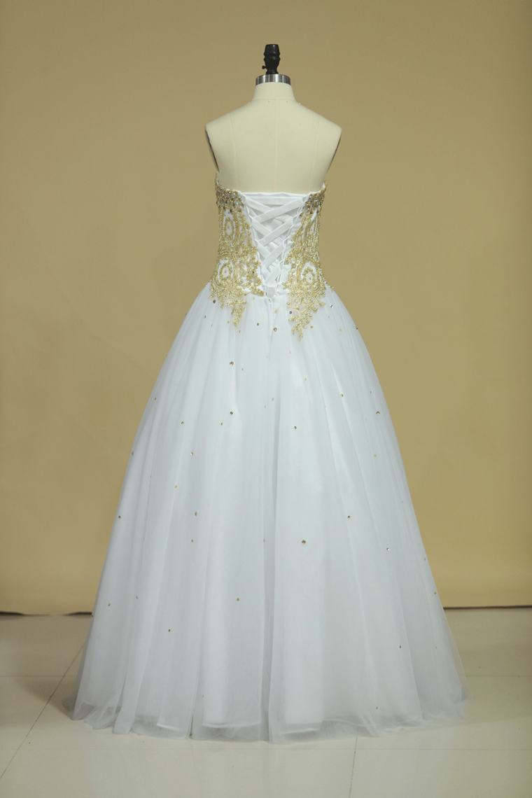 2024 Ball Gown Sweetheart Quinceanera Dresses With Beads And Applique Tulle