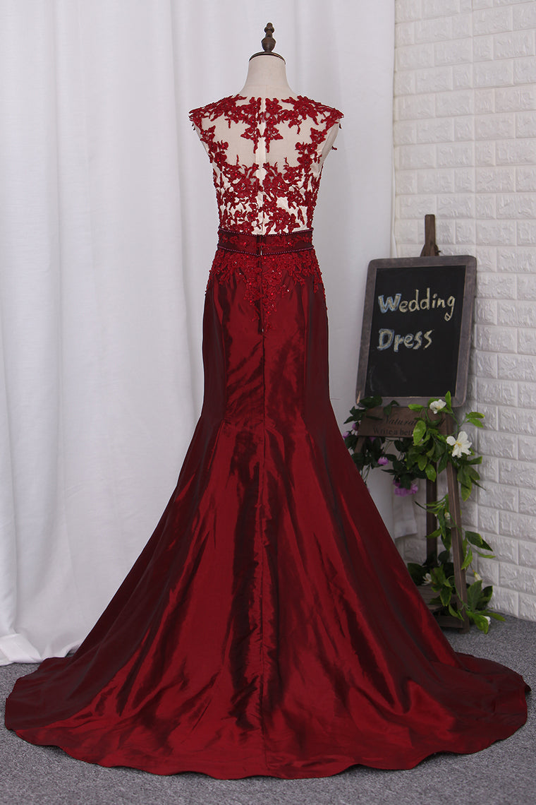 2024 Prom Dresses V Neck Mermaid With Beading And Applique Taffeta