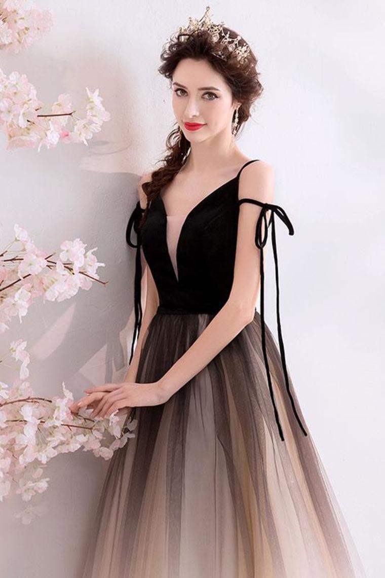 Black Deep V Neck Sleeveless Floor Length Tulle Prom Dress