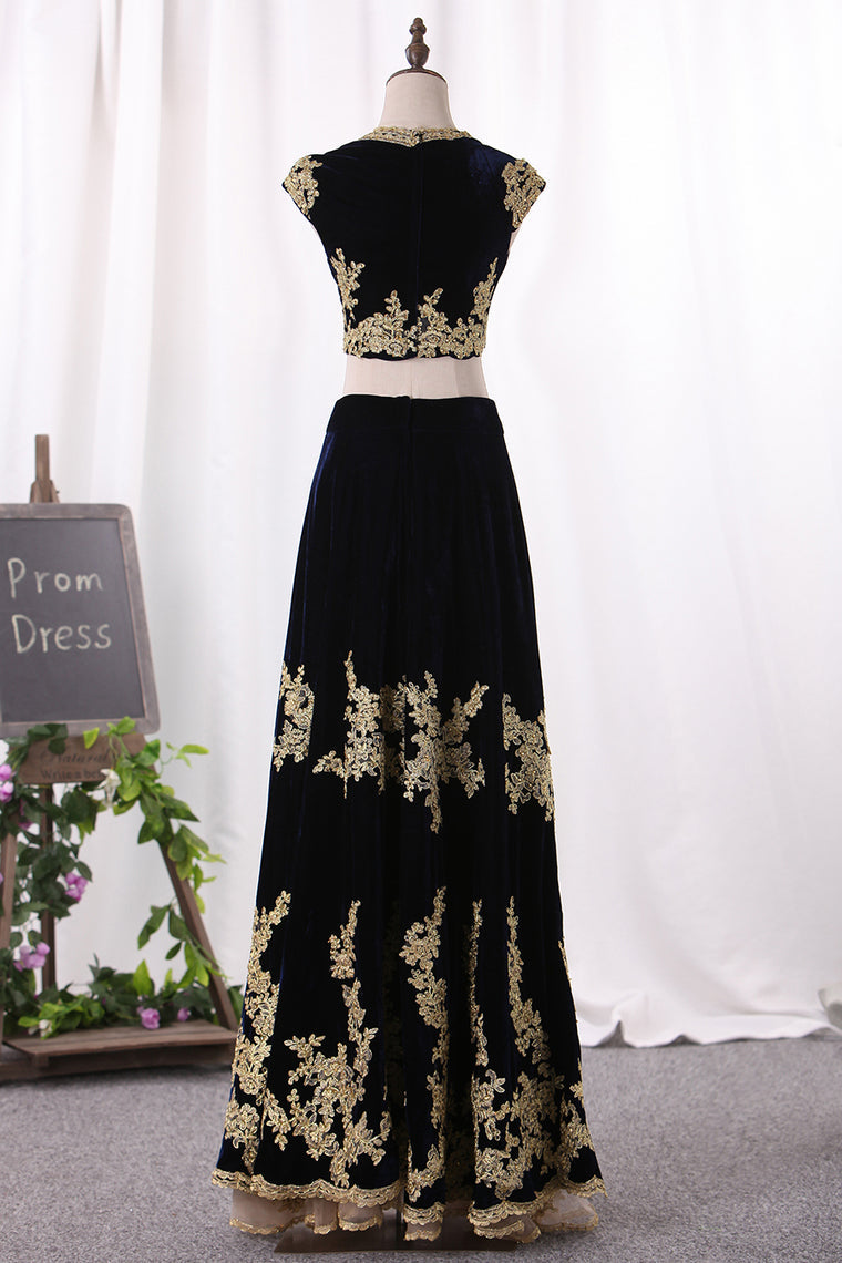 2024 Two Pieces Prom Dresses V Neck A Line Velvet With Applique