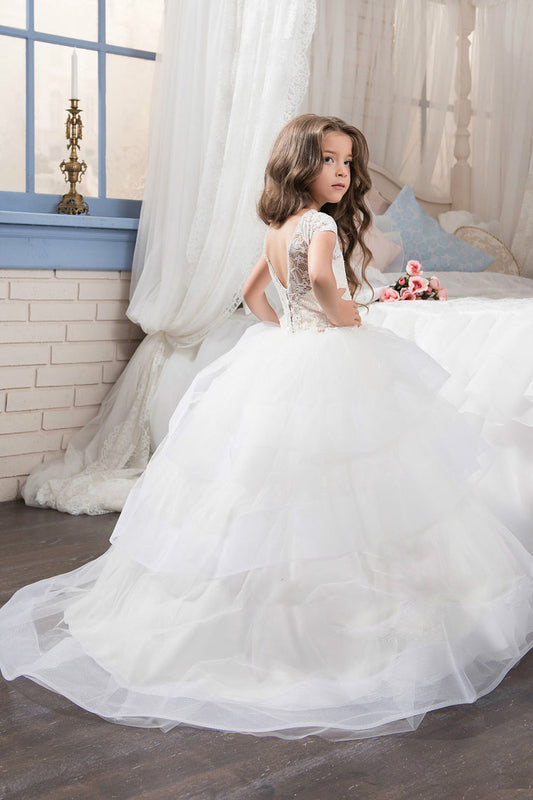 2024 Flower Girl Dresses Ball Gown Scoop Short Sleeves Tulle With Handmade Flowers