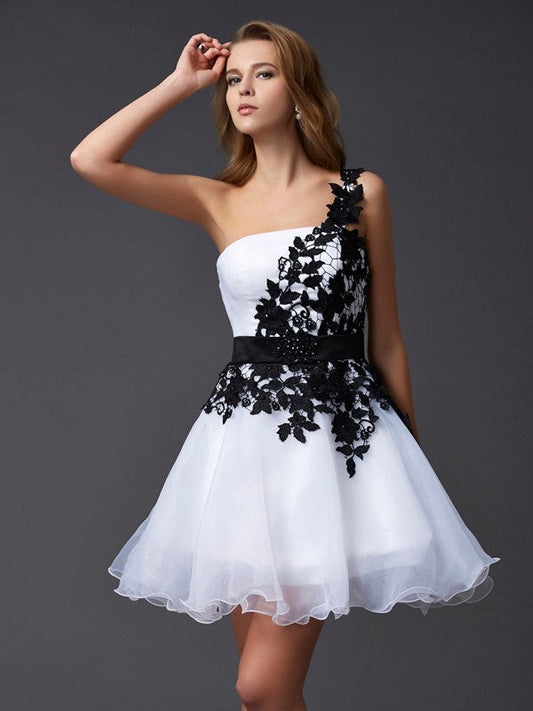 A-Line/Princess One-Shoulder Sleeveless Short Organza Ellie Homecoming Dresses Lace