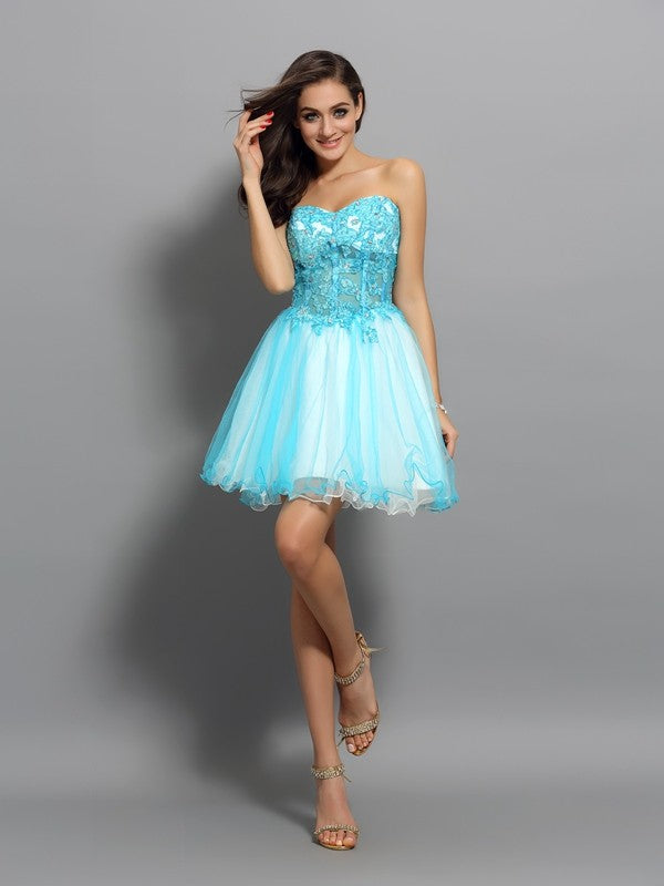 A-Line/Princess Sweetheart Applique Beading Sleeveless Aryana Homecoming Dresses Cocktail Satin Short Dresses