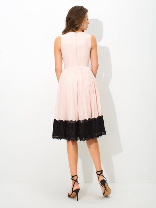 A-Line/Princess High Neck Lace Homecoming Dresses Chiffon Cocktail Miracle Sleeveless Short Dresses