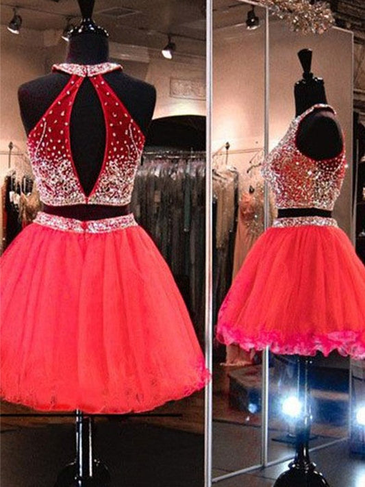 A-Line/Princess Sleeveless Halter Tess Homecoming Dresses Tulle Beading Short/Mini Two Piece Dresses