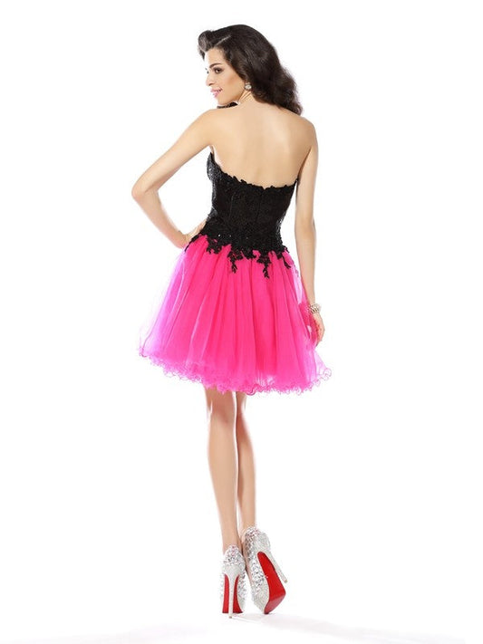 A-Line/Princess Homecoming Dresses Kaylee Lace Cocktail Sweetheart Sleeveless Short Net Dresses